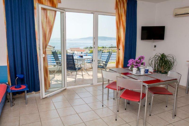 Apartments Jasna Трогир Экстерьер фото